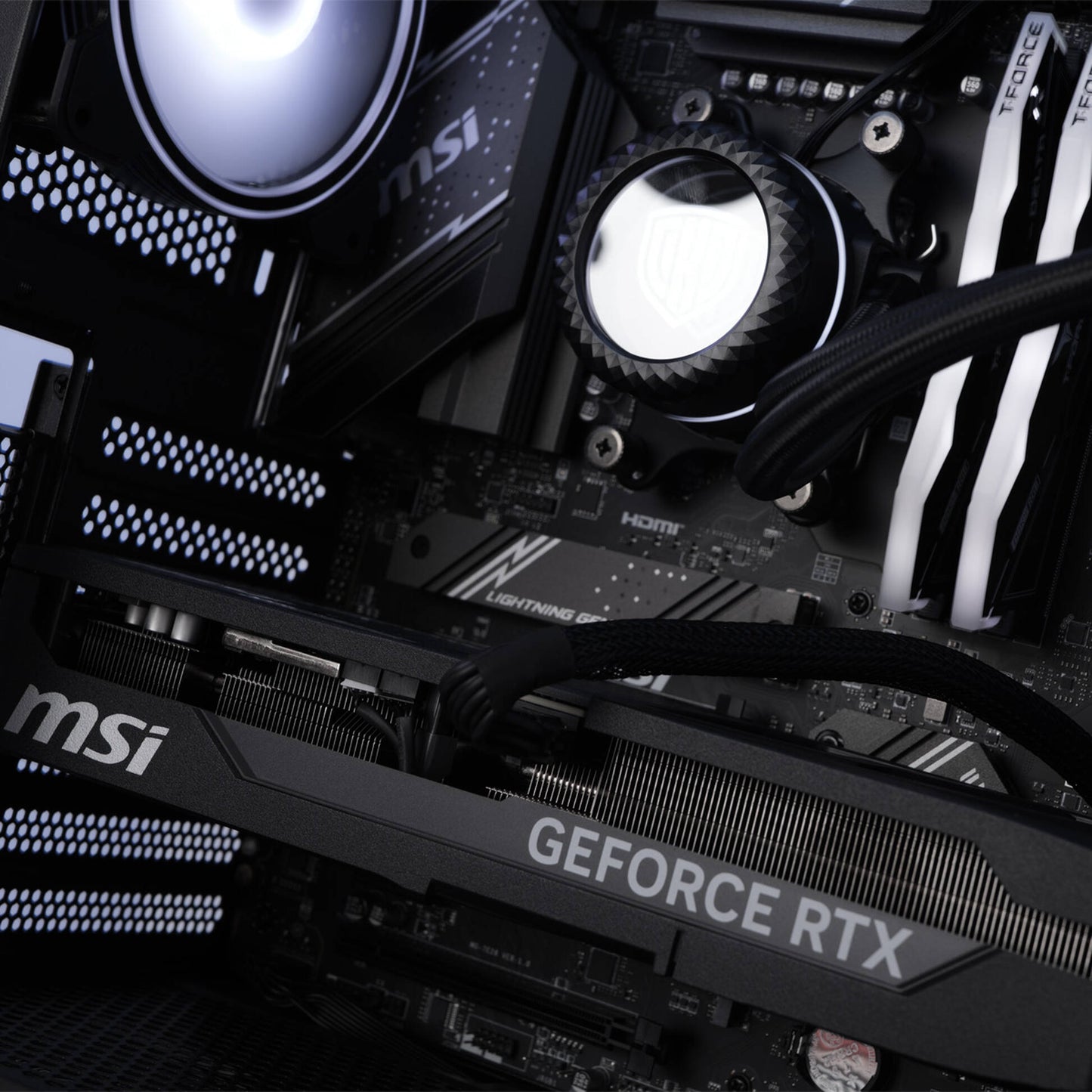 SimRacing PC PRO für Triple Screen (NVIDIA RTX 5080 & AMD Ryzen 7 9800X3D)